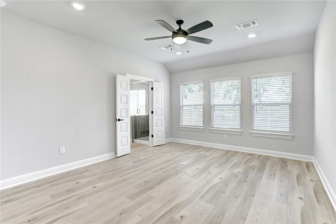 Bathroom at 115 Red Oak Pl - 4 bed 2 bath home