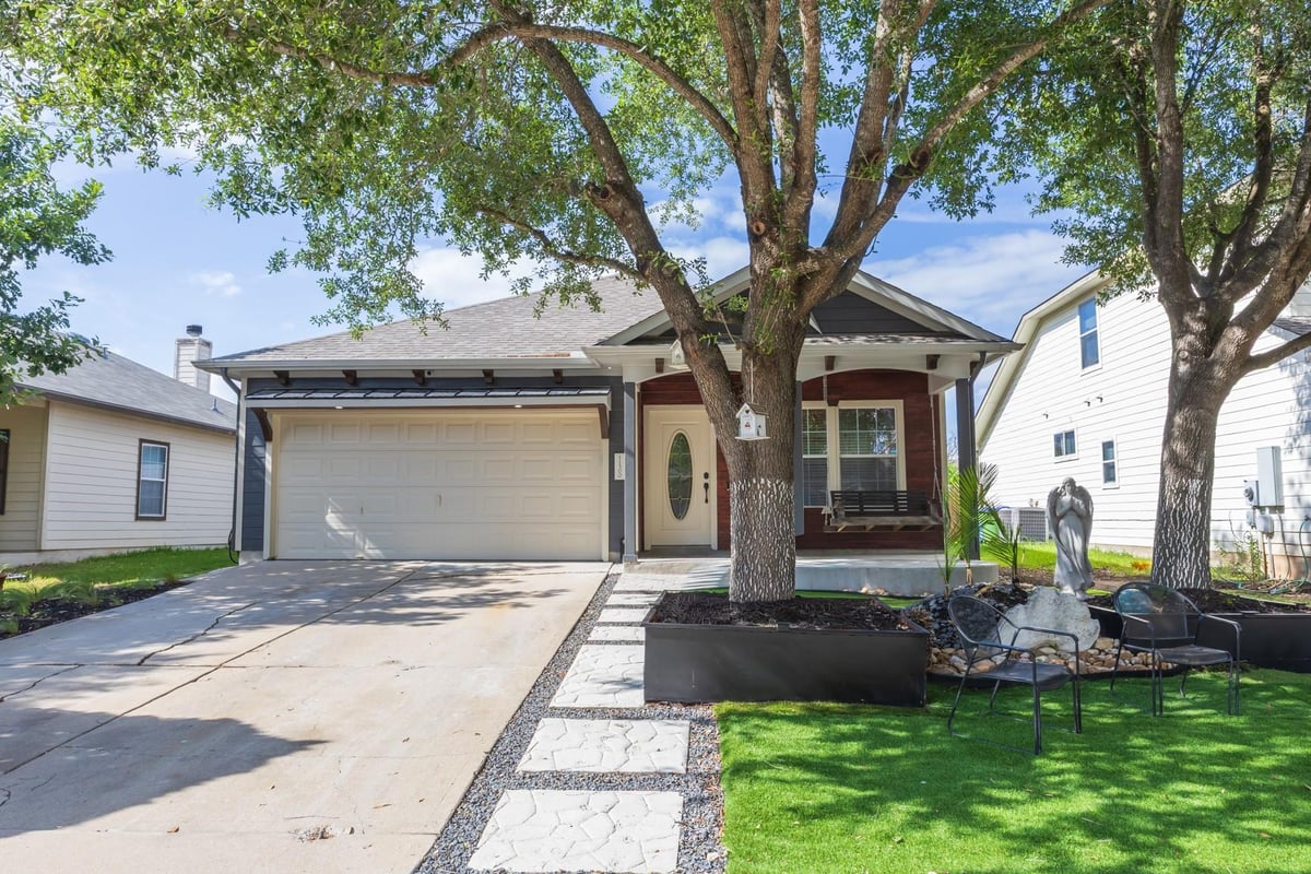 11500 Dimmitt ST - front exterior - Luxury home in Wildhorse Creek Sec 03, Manor, TX