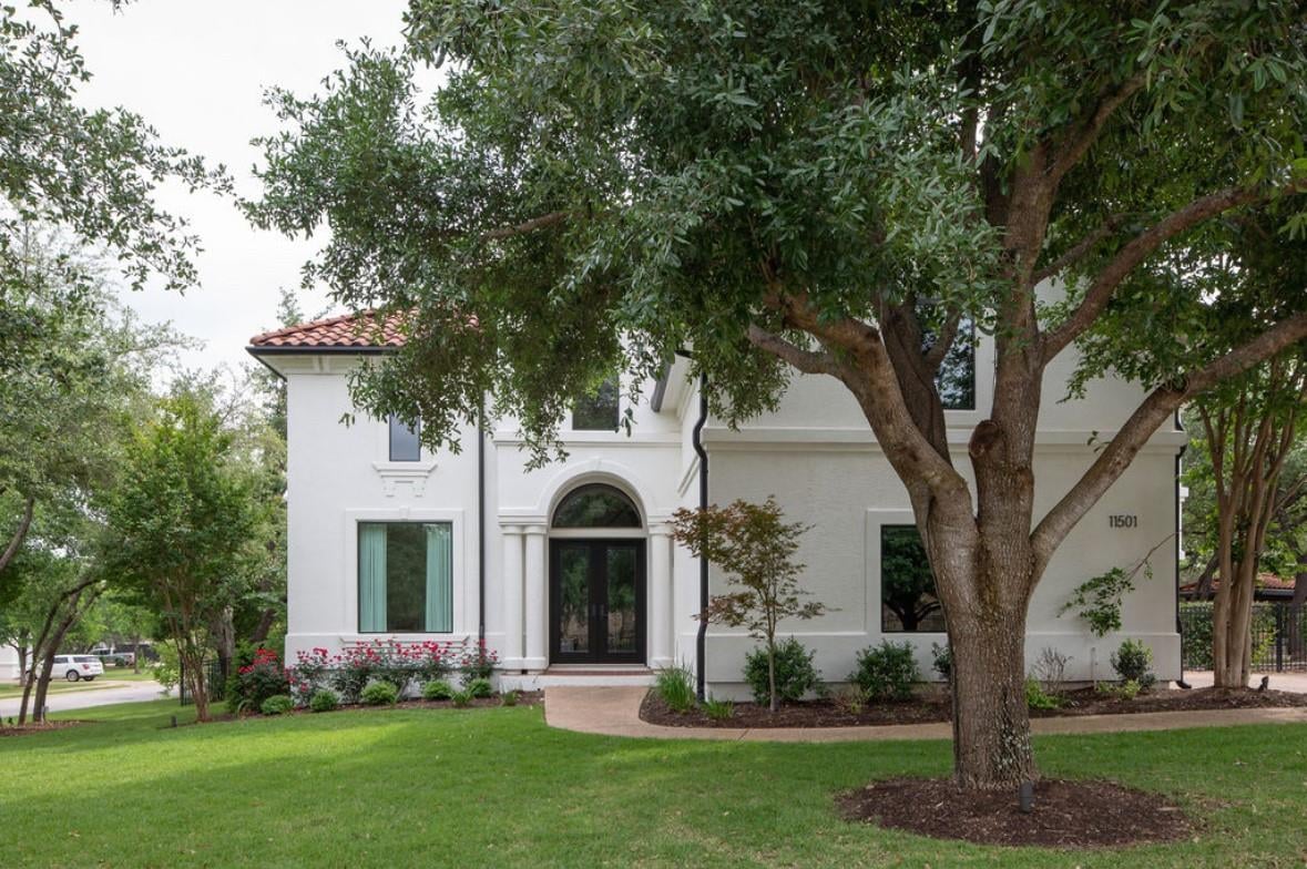 View 11501 Firethorn CT in Steiner Ranch Ph 01 Sec 10b 11501 Firethorn CT - property photo 1 - Luxury home in Steiner Ranch Ph 01 Sec 10b, Austin, TX