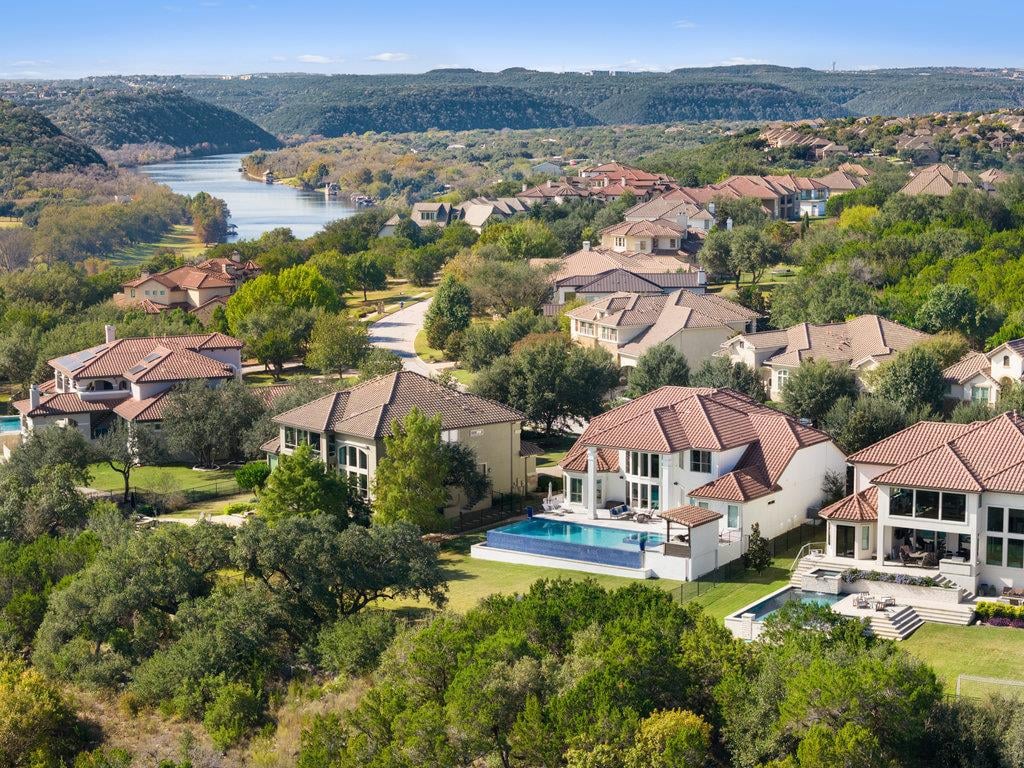 11507 Shoreview Overlook - property photo 1 - Luxury home in Steiner Ranch Ph 1 Sec 10D Rs, Austin, TX