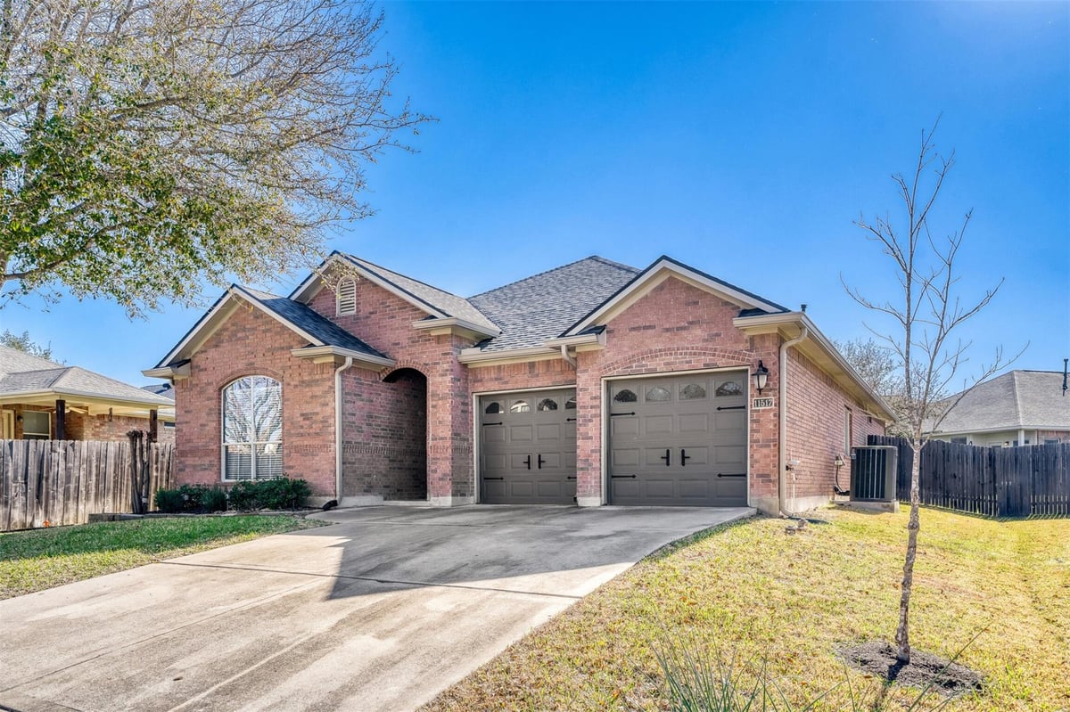Living area at 11517 Flushwing Dr - 4 bed 2 bath home