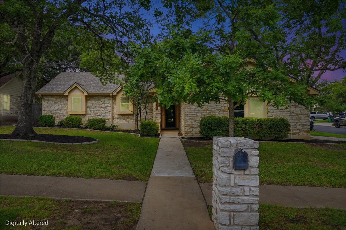 View 11522 Antigua Dr in Oak Forest Sec 05-A 11522 Antigua Dr - front exterior - Luxury home in Oak Forest Sec 05-A, Austin, TX