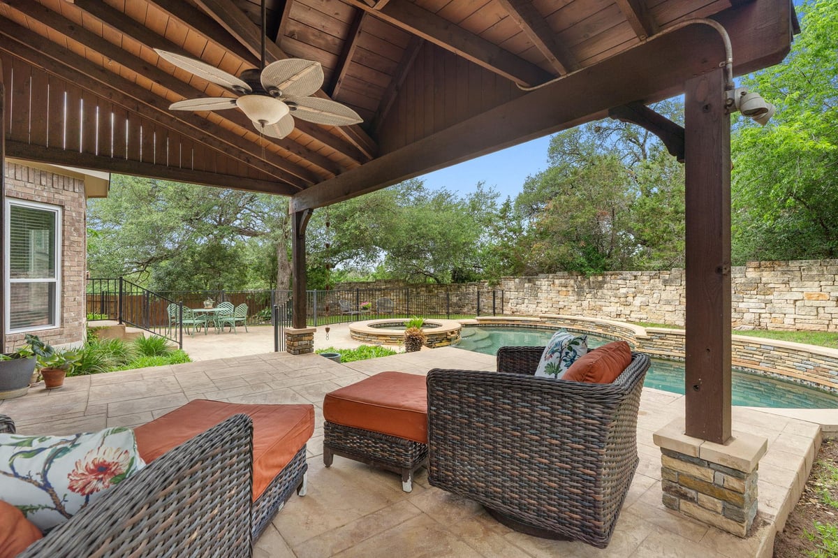 Living area at 11532 Lafitte Ln - 5 bed 3 bath home