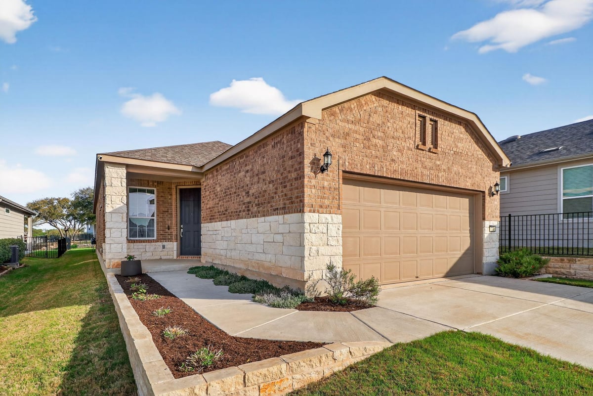 116 Bristol CV - front exterior - Luxury home in Sun City Nbrhd 68, Georgetown, TX