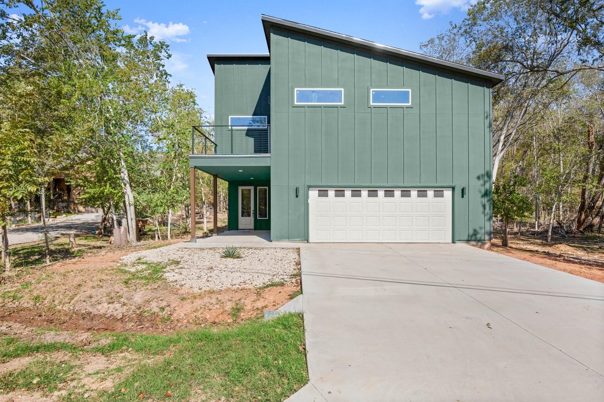 Primary bedroom at 116 kahana Ln - 3 bed 2 bath home