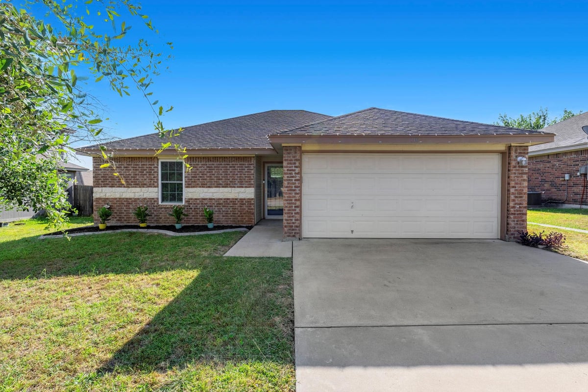 View 116 Soapstone DR in Sonterra West Sec 8C 116 Soapstone DR - front exterior - Luxury home in Sonterra West Sec 8C, Jarrell, TX