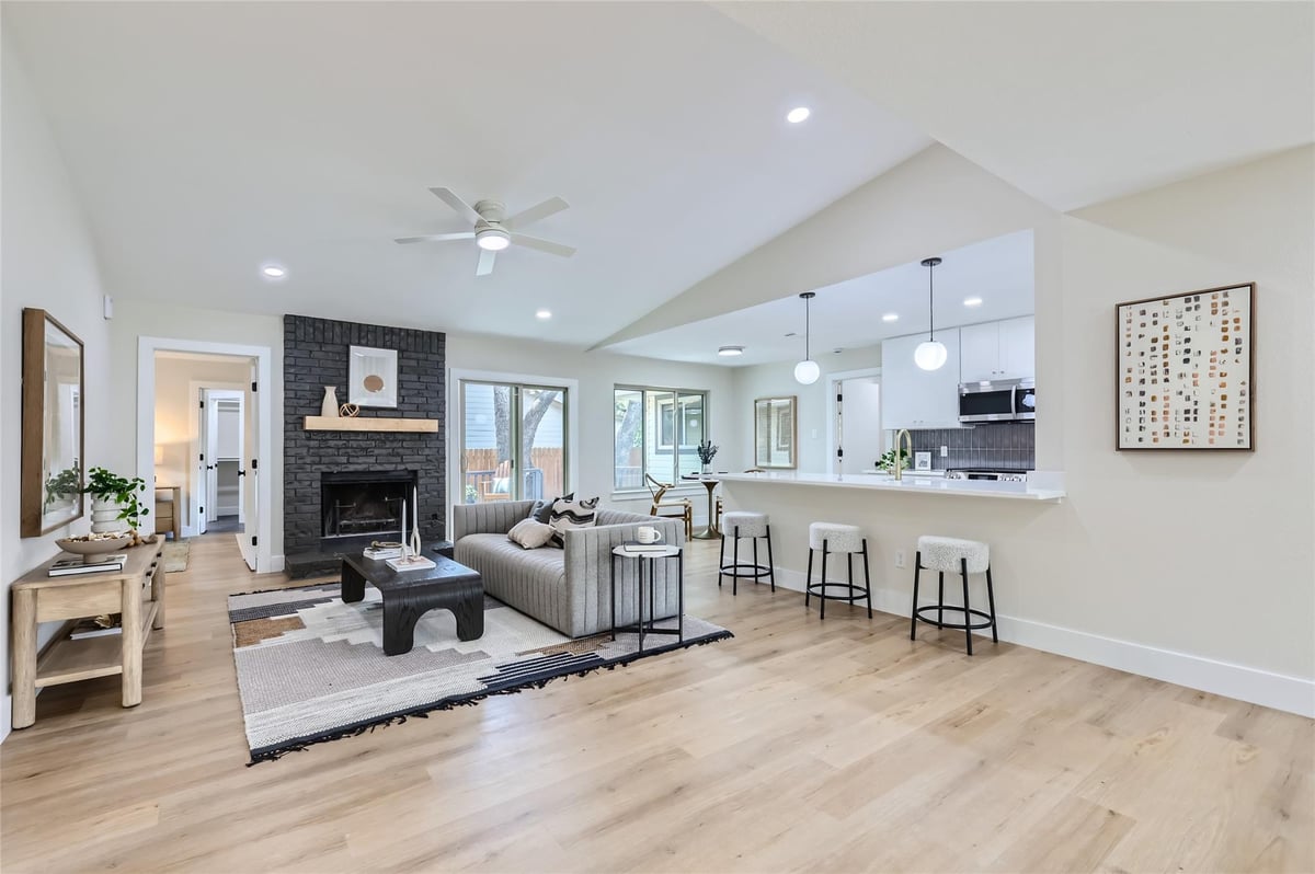 Living area at 11601 Quarter Horse Trl - 4 bed 3 bath home