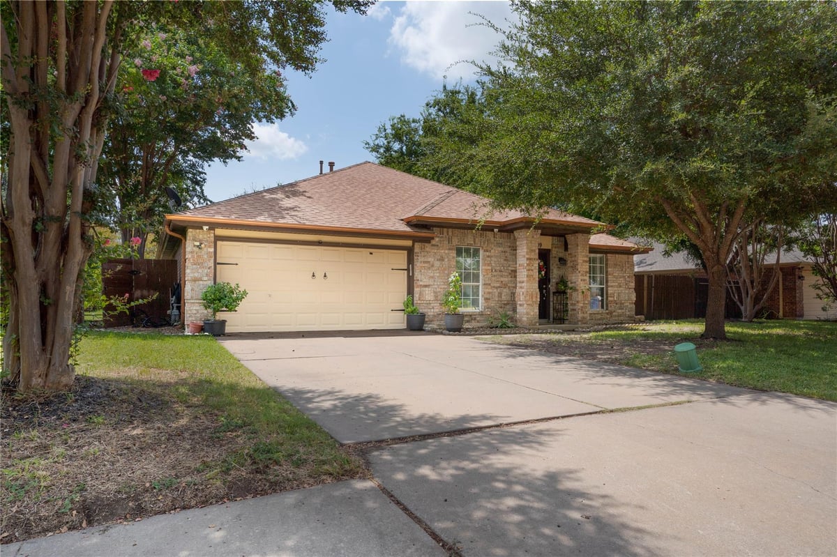 View 11609 Loweswater Ln in Harris Branch Ph 01-A Sec 02 11609 Loweswater Ln - front exterior - Luxury home in Harris Branch Ph 01-A Sec 02, Austin, TX