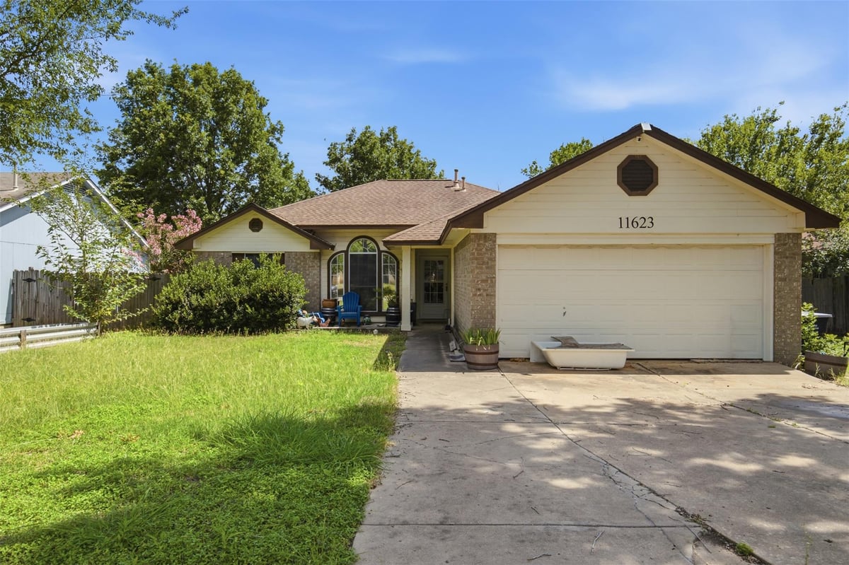View 11623 Maybach DR in Moores Crossing Ph A Sec 01 11623 Maybach DR - front exterior - Luxury home in Moores Crossing Ph A Sec 01, Del Valle, TX