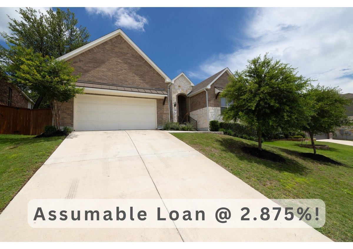117 Barton Run DR - front exterior - Luxury home in Riverview, Georgetown, TX