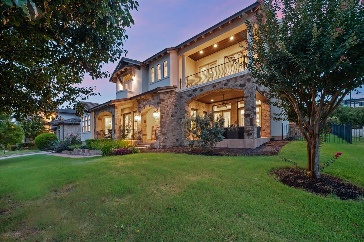 View 117 Black Wolf RUN in Flintrock Falls 117 Black Wolf RUN - property photo 1 - Luxury home in Flintrock Falls, Austin, TX