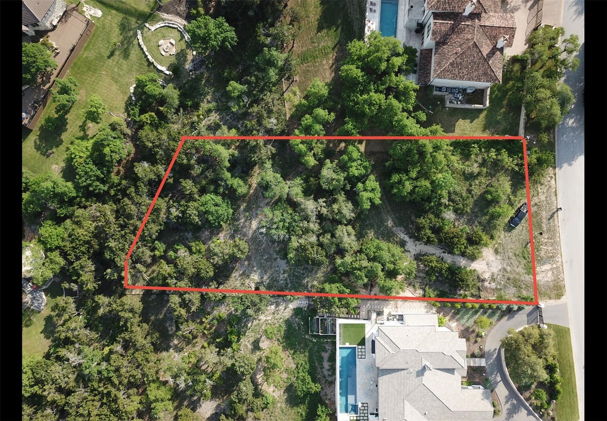 View 117 Brandon Way in Seven Oaks Sec 05 117 Brandon Way - front exterior - Luxury lot in Seven Oaks Sec 05, Austin, TX