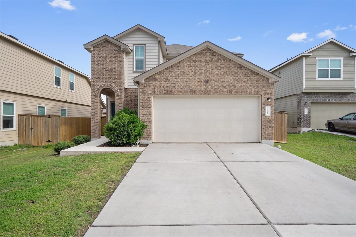 View 117 Guardian Angel Ct in Bailey Park Ph 4 117 Guardian Angel Ct - front exterior - Luxury home in Bailey Park Ph 4, Jarrell, TX