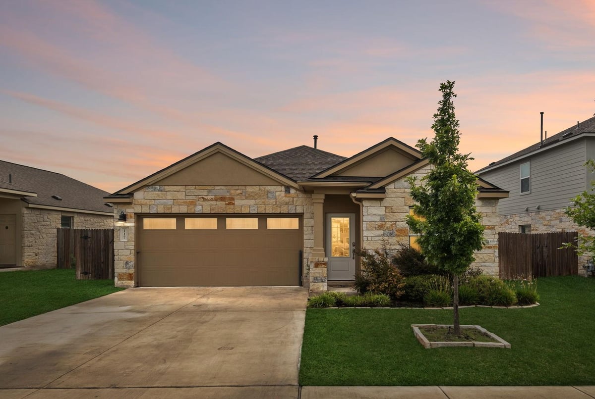 View 117 Konik RD in Saddlecreek Ph 2D 117 Konik RD - front exterior - Luxury home in Saddlecreek Ph 2D, Georgetown, TX