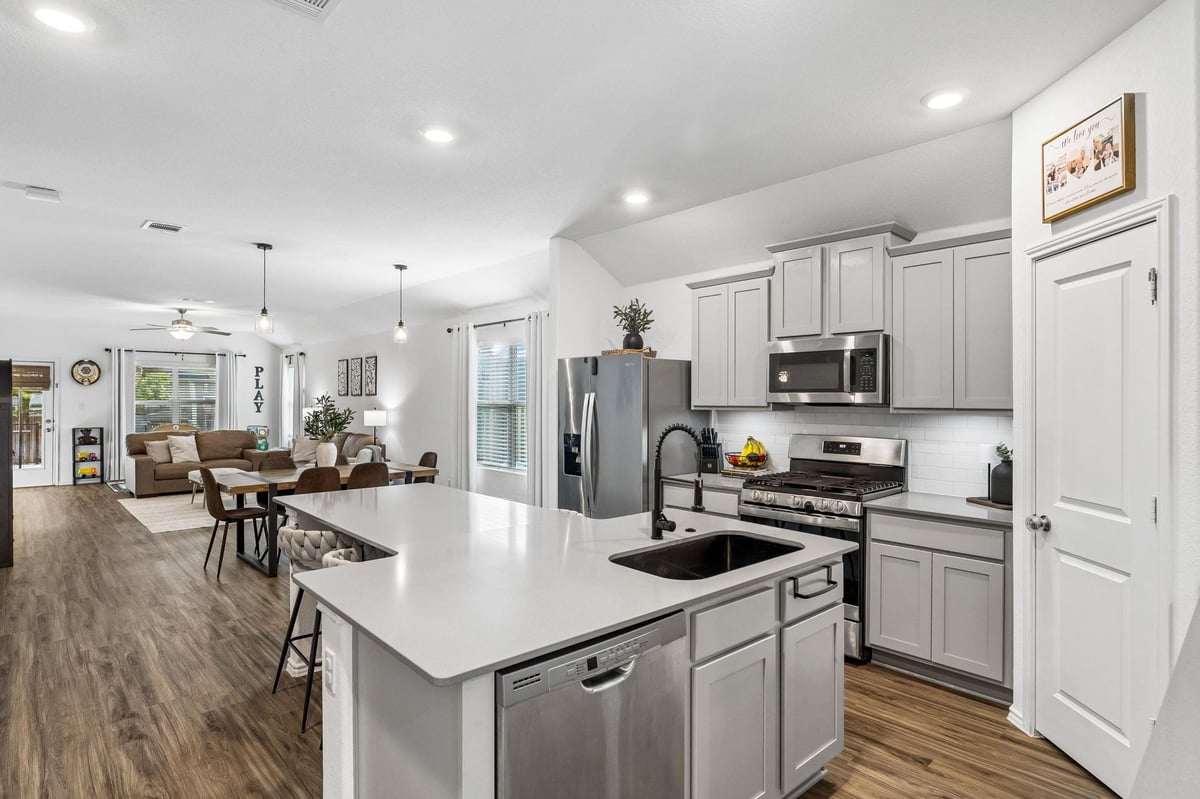 View 117 Konik RD in Saddlecreek Ph 2D 117 Konik RD - property photo 1 - Luxury home in Saddlecreek Ph 2D, Georgetown, TX