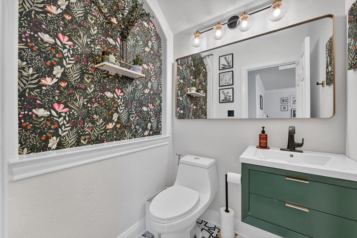 Primary bedroom at 117 Lakota Pass - 5 bed 3 bath home