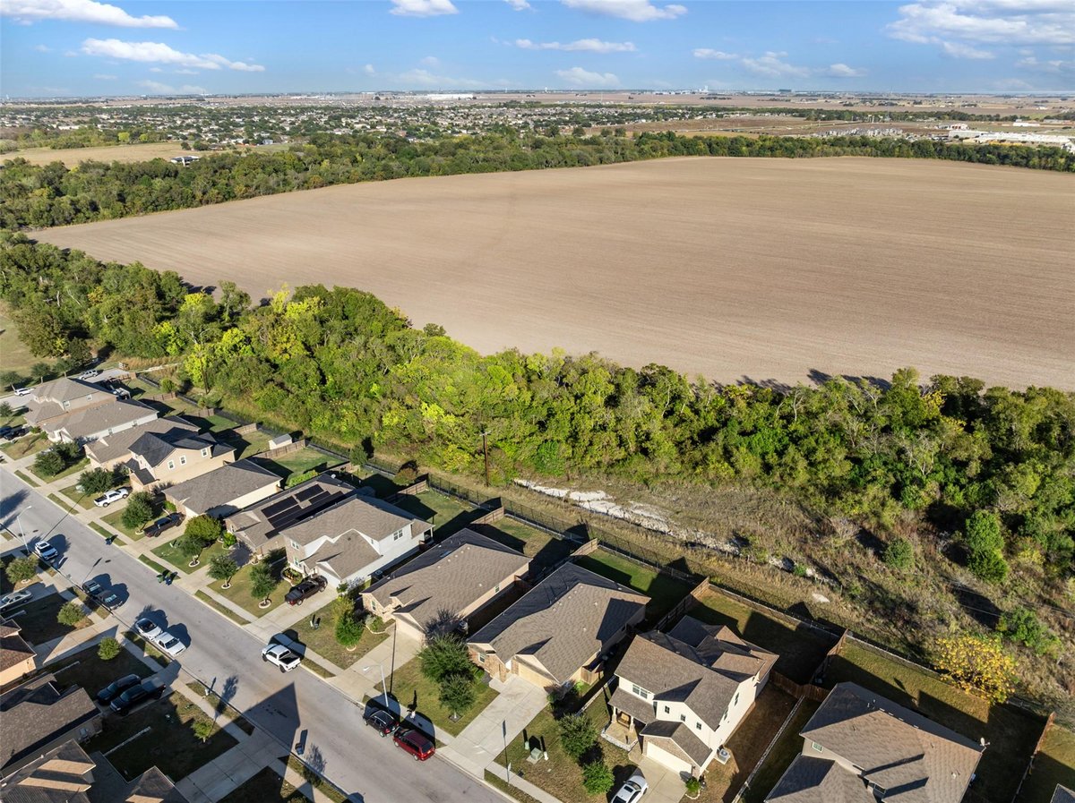 View 117 Liard River Rd in Riverwalk Ph 1 Sec 3 117 Liard River Rd - front exterior - Luxury home in Riverwalk Ph 1 Sec 3, Hutto, TX