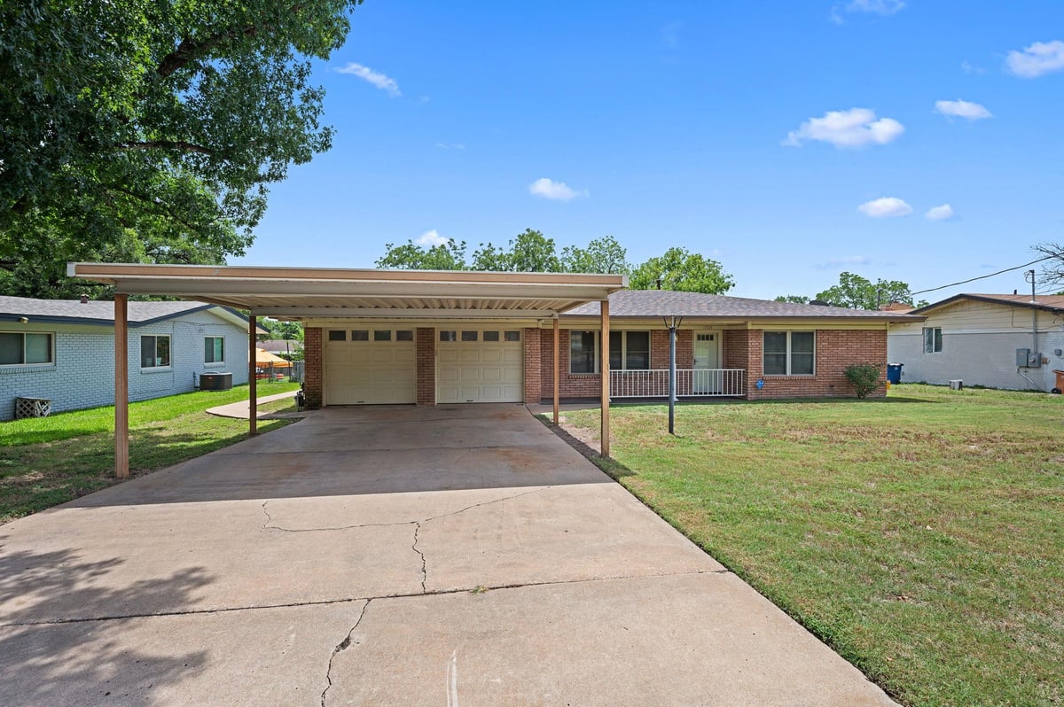 View 11705 Oak TRL in Austin 11705 Oak TRL, photo 1, Austin, Austin, TX
