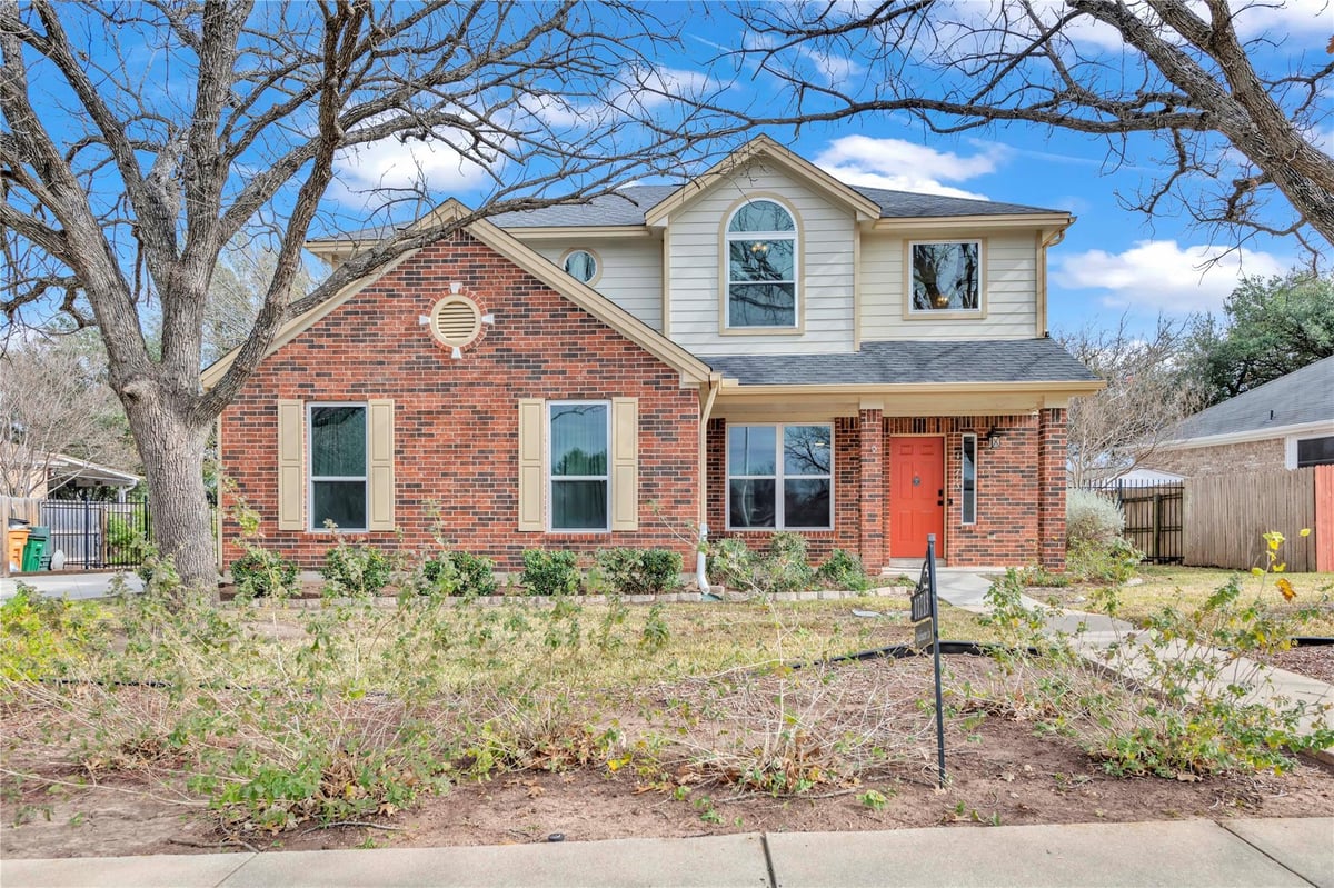 View 11713 Rydalwater LN in Harris Branch Ph 01-A Sec 02 11713 Rydalwater LN - property photo 1 - Luxury home in Harris Branch Ph 01-A Sec 02, Austin, TX