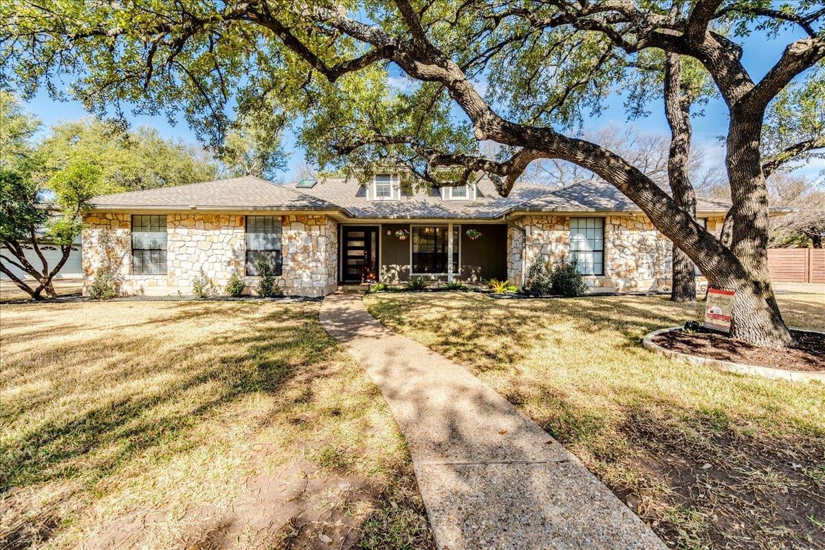 View 11752 D K Ranch RD in Balcones Oaks Sec 03-A 11752 D K Ranch RD - front exterior - Luxury home in Balcones Oaks Sec 03-A, Austin, TX