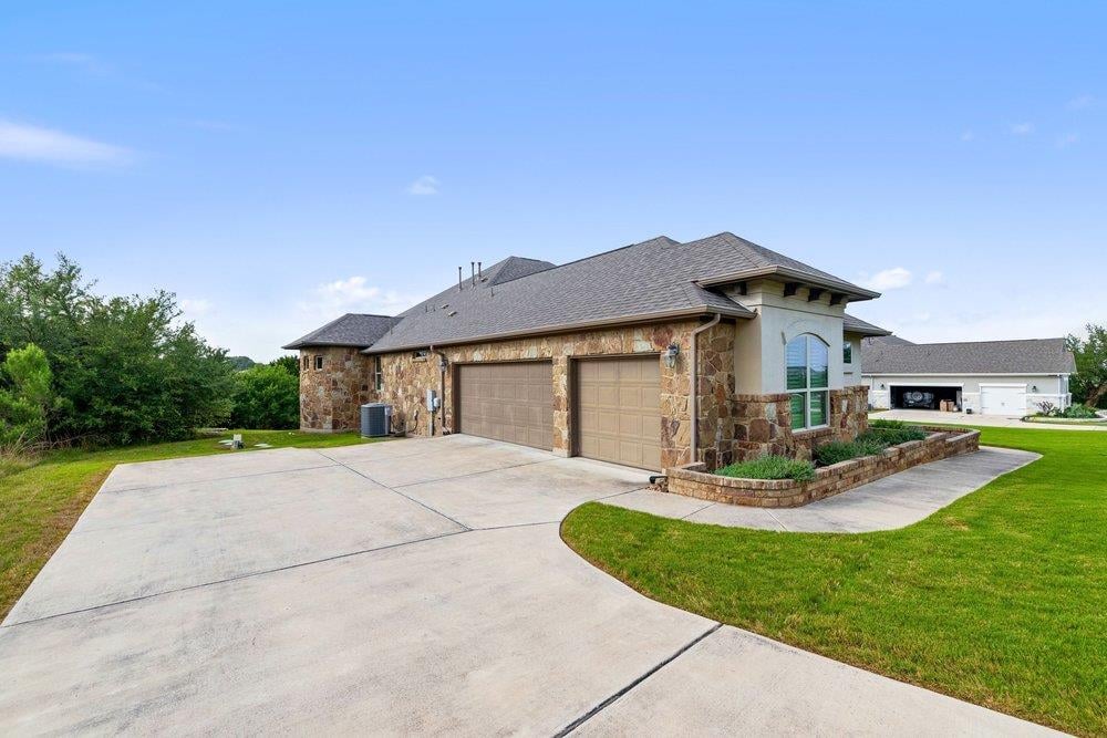 Kitchen at 1177 Bluff Woods Dr - 4 bed 3 bath home