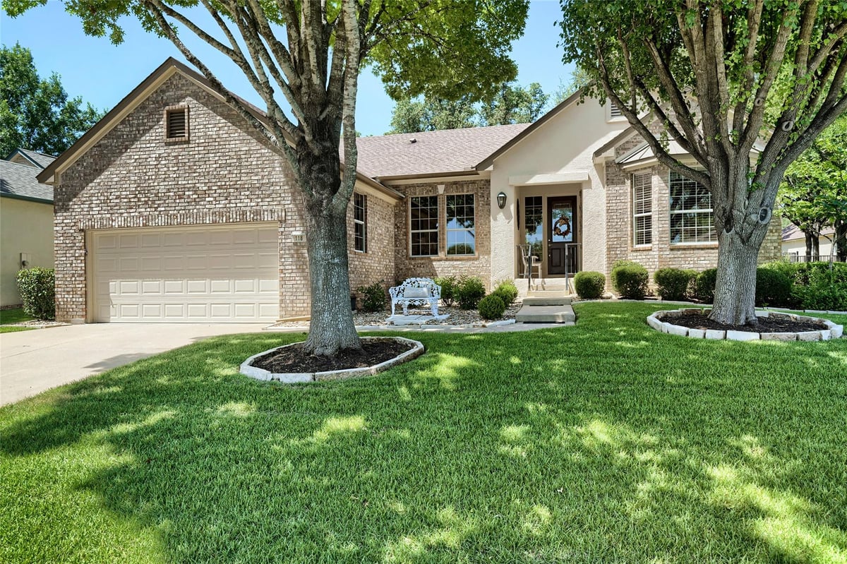 View 118 Mountain Laurel Dr WAY in Sun City Georgetown Neighborhood 04 118 Mountain Laurel Dr WAY - front exterior - Luxury home in Sun City Georgetown Neighborhood 04, Georgetown, TX