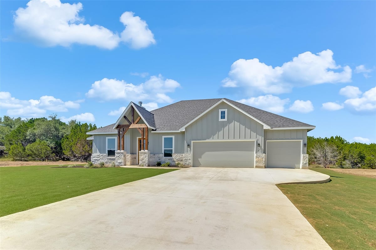 View 118 Rosebud Ranch Rd in Ridge Point Estates Ph 2 118 Rosebud Ranch Rd - front exterior - Luxury home in Ridge Point Estates Ph 2, Bertram, TX