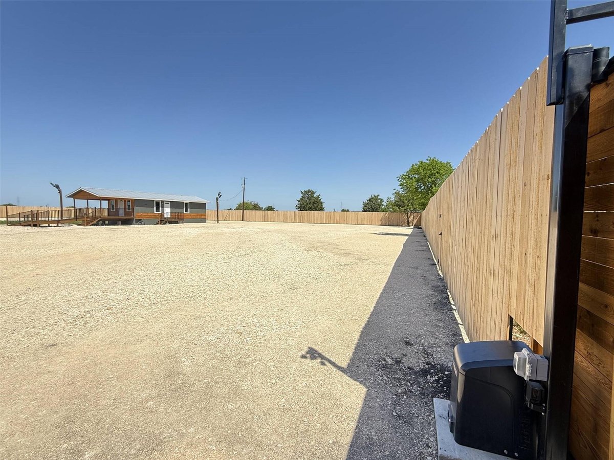 Primary bedroom at 11808 US HWY 183 Hwy - N/A, Buda, TX