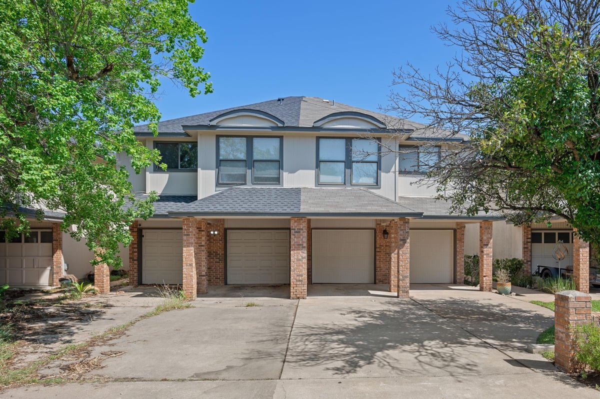 View 11814 Barrington WAY in Parliament Place Sec 02 11814 Barrington WAY - front exterior - Luxury home in Parliament Place Sec 02, Austin, TX