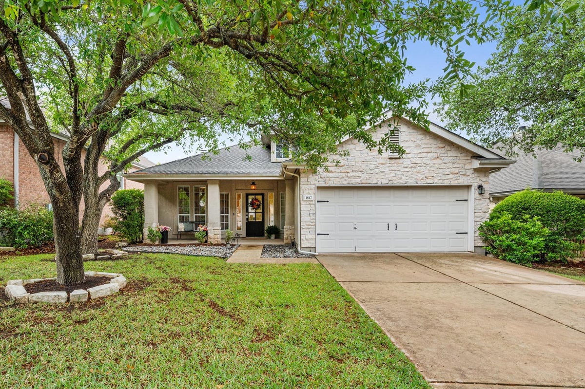 View 11817 Lake Stone DR in Lake Pointe 11817 Lake Stone DR - property photo 1 - Luxury home in Lake Pointe, Austin, TX