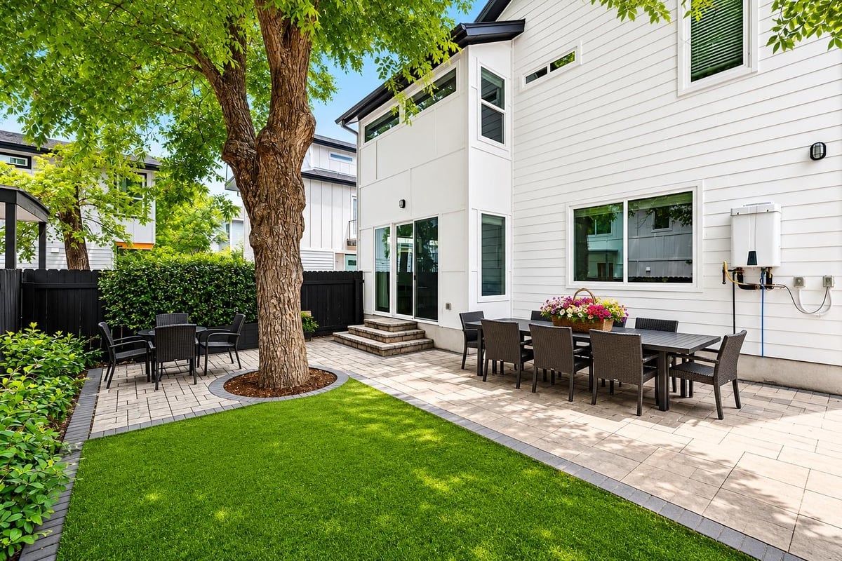 View 1182 Ridgeway DR Unit #A in Homewood Heights 1182 Ridgeway DR Unit #A - front exterior - Luxury home in Homewood Heights, Austin, TX