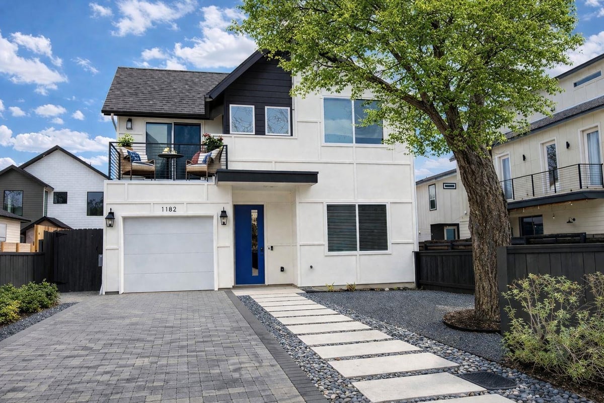 View 1182 Ridgeway Dr Unit #A in Homewood Heights 1182 Ridgeway Dr Unit #A - front exterior - Luxury home in Homewood Heights, Austin, TX