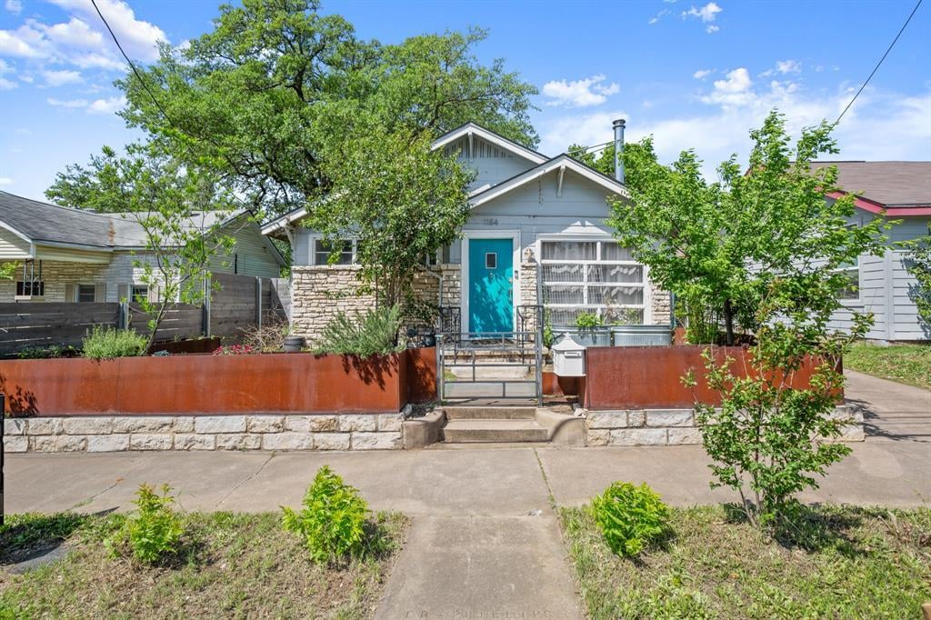 View 1184 Navasota ST in Robertson George L 1184 Navasota ST - property photo 1 - Luxury home in Robertson George L, Austin, TX