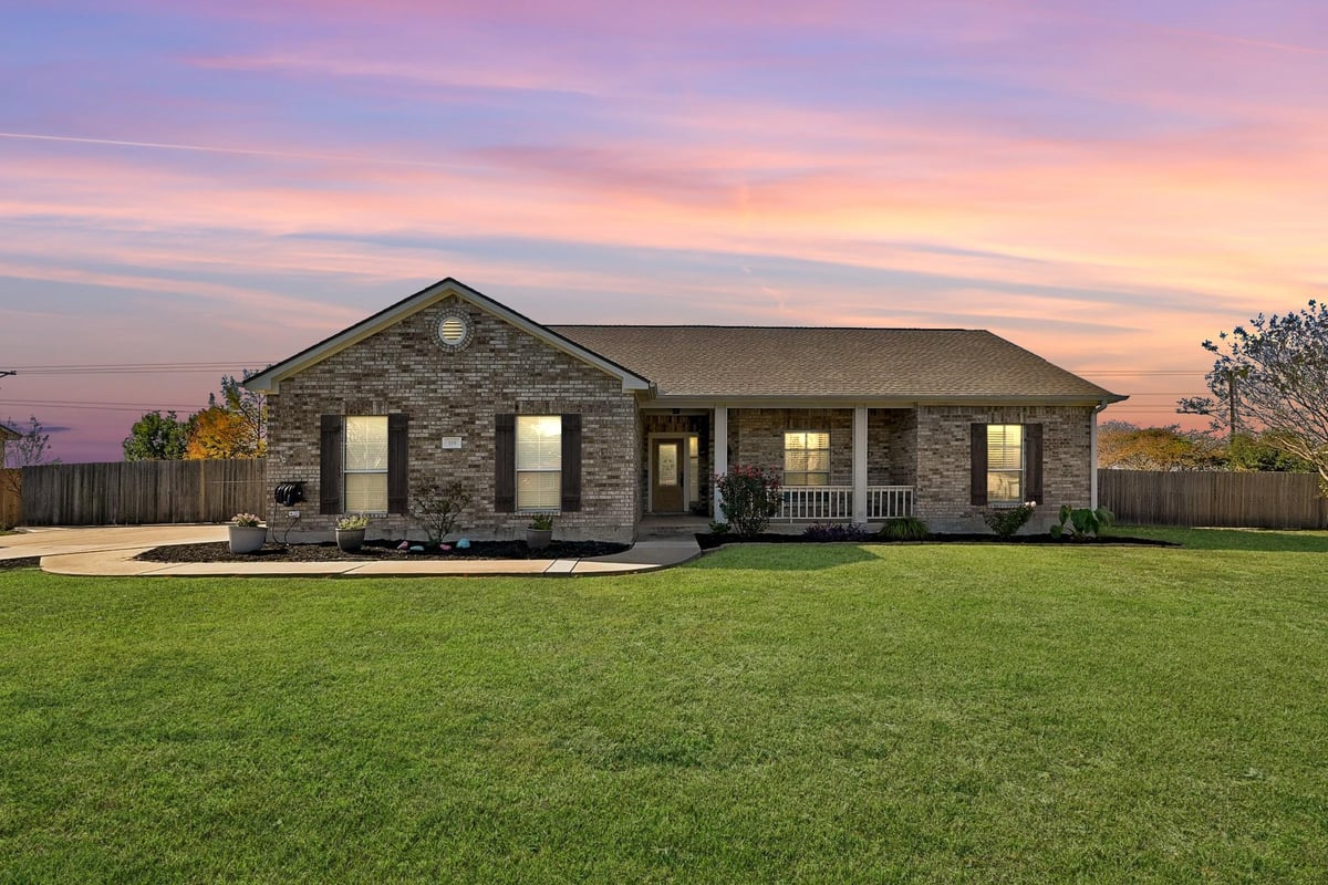 View 119 Brazos Dr in Rivers Crossing Sub 119 Brazos Dr - front exterior - Luxury home in Rivers Crossing Sub, Hutto, TX