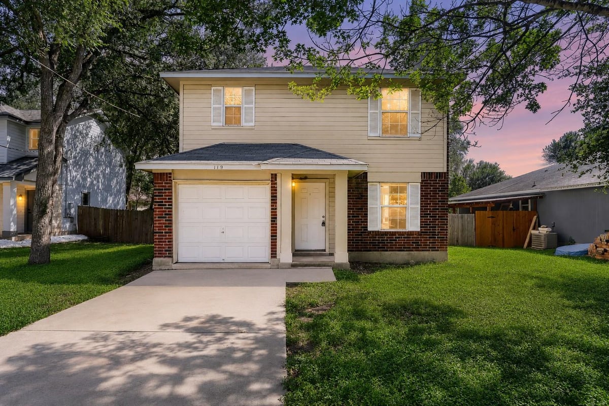 View 119 High Point BLVD in Elm Ridge 119 High Point BLVD - front exterior - Luxury home in Elm Ridge, Cedar Creek, TX