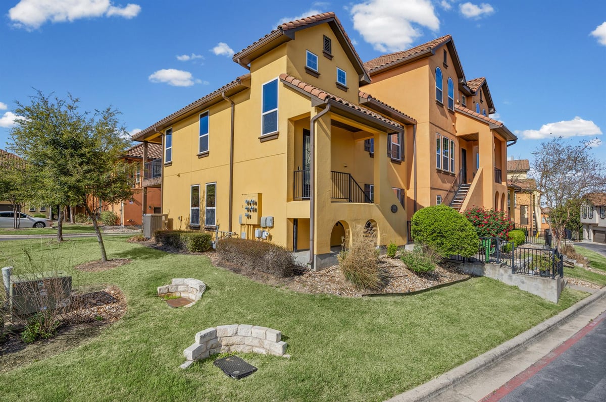 View 11901 Terraza CIR Unit #44 in Versante Canyon Homes Condo 11901 Terraza CIR Unit #44 - property photo 1 - Luxury home in Versante Canyon Homes Condo, Austin, TX
