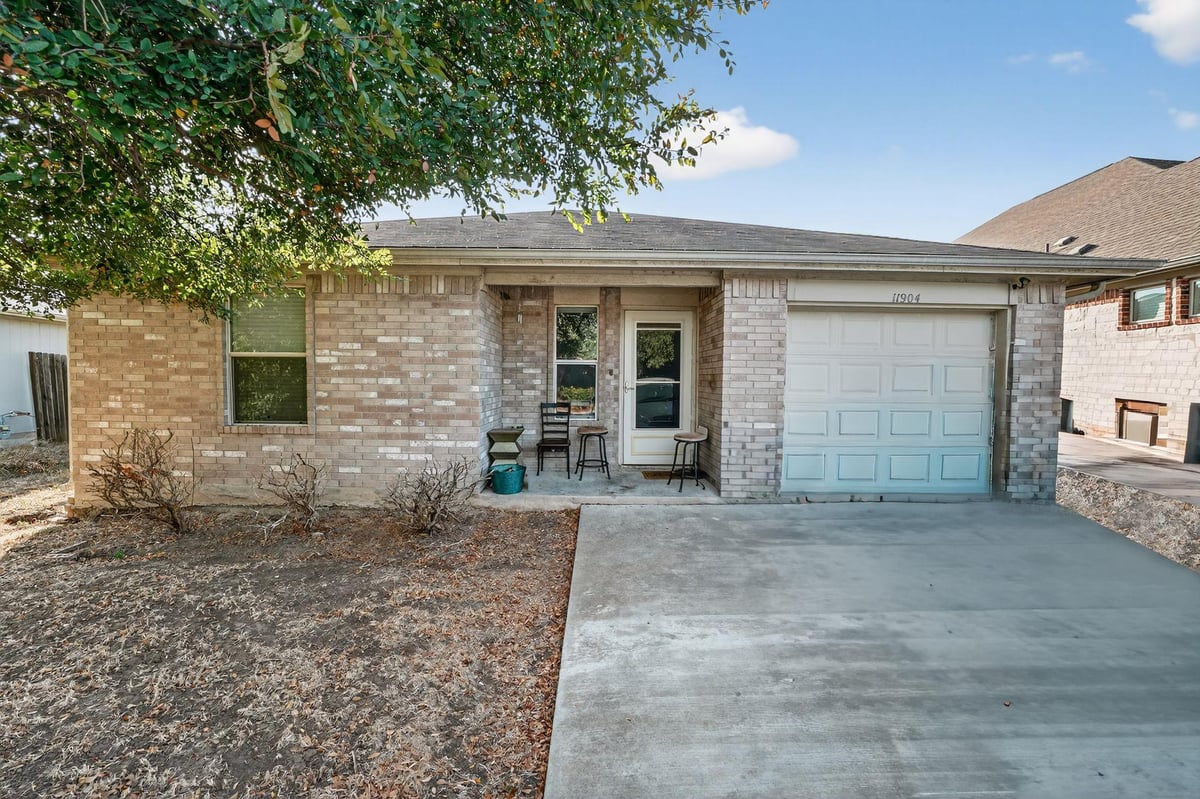 View 11904 MORNING VIEW Dr in STONEY RIDGE SEC 5 B 11904 MORNING VIEW Dr - front exterior - Luxury home in STONEY RIDGE SEC 5 B, Del Valle, TX