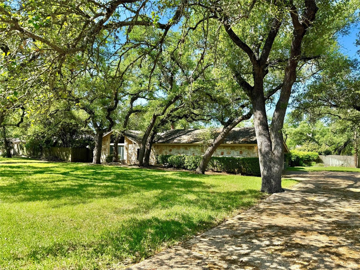 View 11906 Brookwood CIR in Austin 11906 Brookwood CIR, photo 1, Austin, Austin, TX