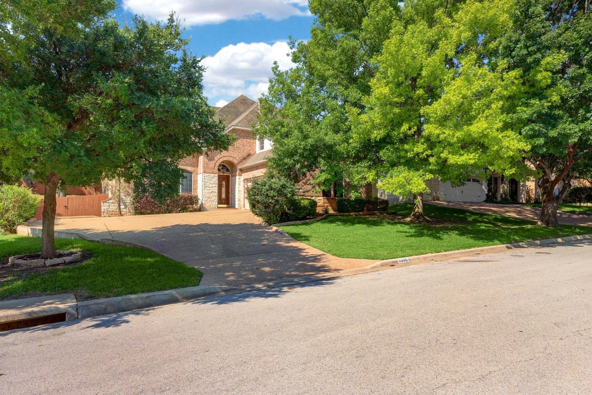 11909 Portofino DR - property photo 1 - Luxury home in Steiner Ranch Ph 02 Sec 03-C, Austin, TX