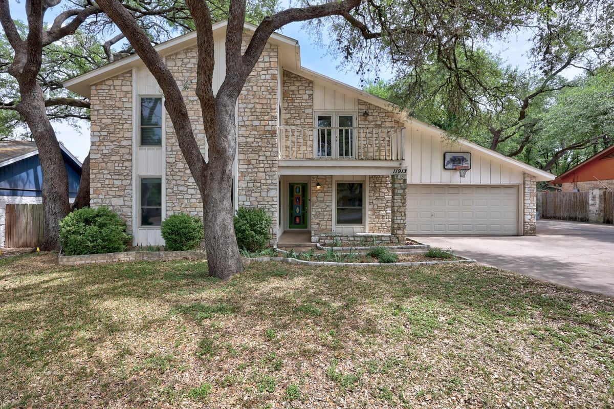 Kitchen at 11913 Millwright Pkwy - 4 bed 2 bath home