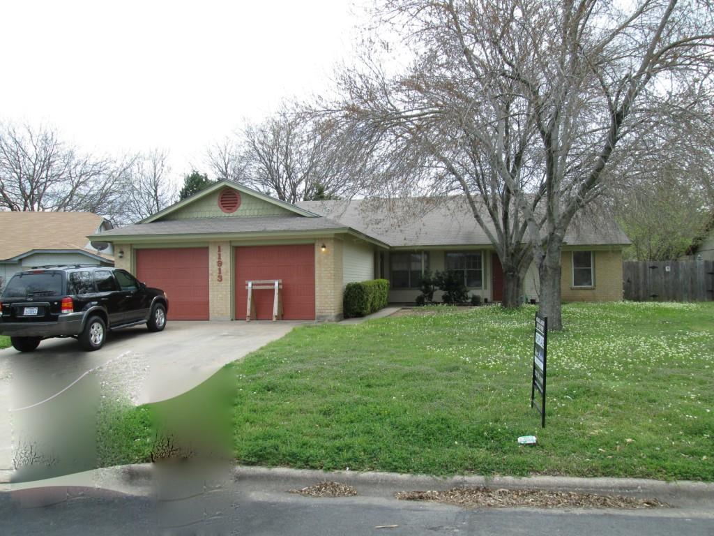 View 11913 Sunhillow Bnd in Village At Walnut Creek Ph 01 Sec 01 Amd 11913 Sunhillow Bnd - front exterior - Luxury home in Village At Walnut Creek Ph 01 Sec 01 Amd, Austin, TX