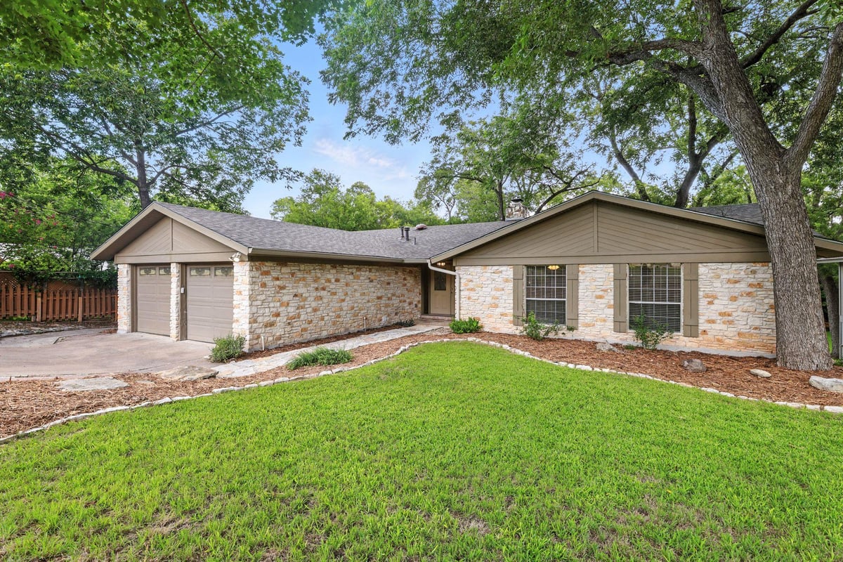 View 11915 River Oaks Trl in North Oaks Hillside Sec 03 11915 River Oaks Trl - front exterior - Luxury home in North Oaks Hillside Sec 03, Austin, TX