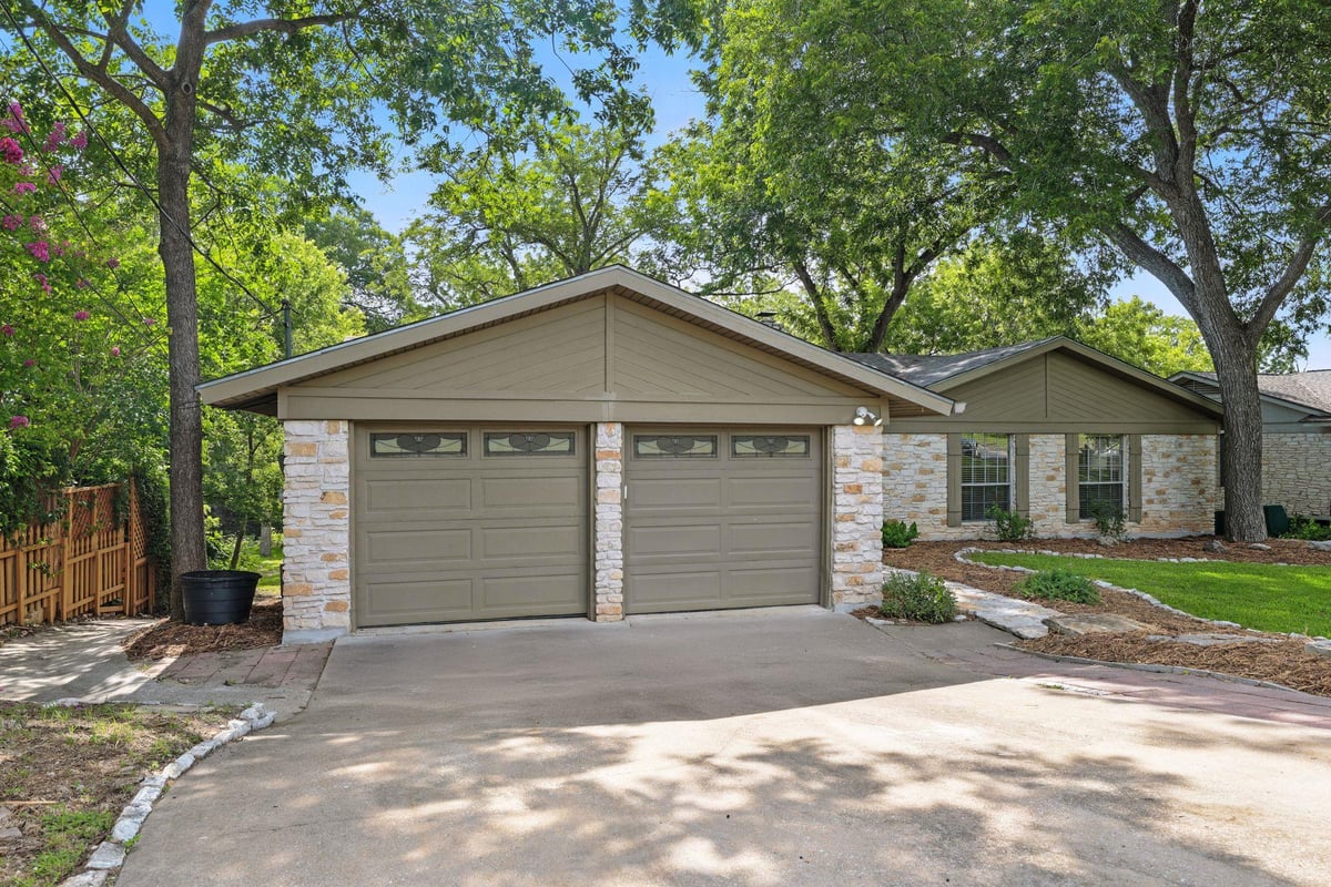 Kitchen at 11915 River Oaks Trl - 3 bed 2 bath home