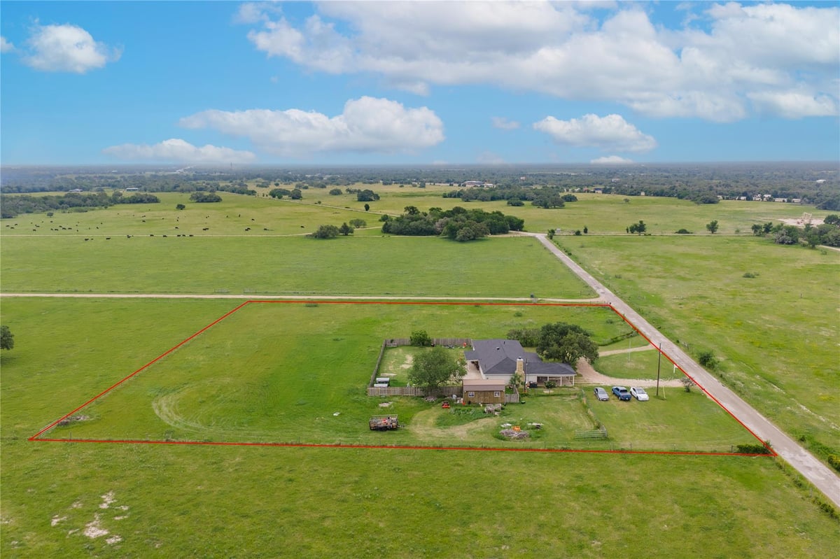 View 1192 County Road 138 in Michalek Sub 1192 County Road 138 - front exterior - Luxury home in Michalek Sub, Giddings, TX