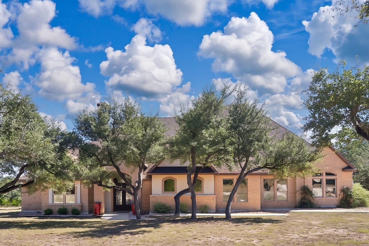 View 1194 Vaquero Way in Mustang Valley Sec Four 1194 Vaquero Way - front exterior - Luxury home in Mustang Valley Sec Four, Wimberley, TX
