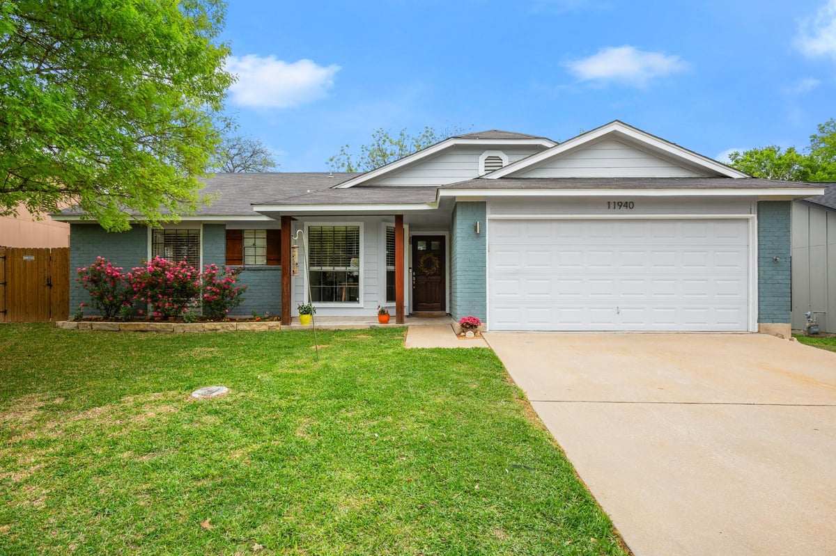 View 11940 Rosethorn Dr in Quail Hollow Sec 08 Amd 11940 Rosethorn Dr - front exterior - Luxury home in Quail Hollow Sec 08 Amd, Austin, TX