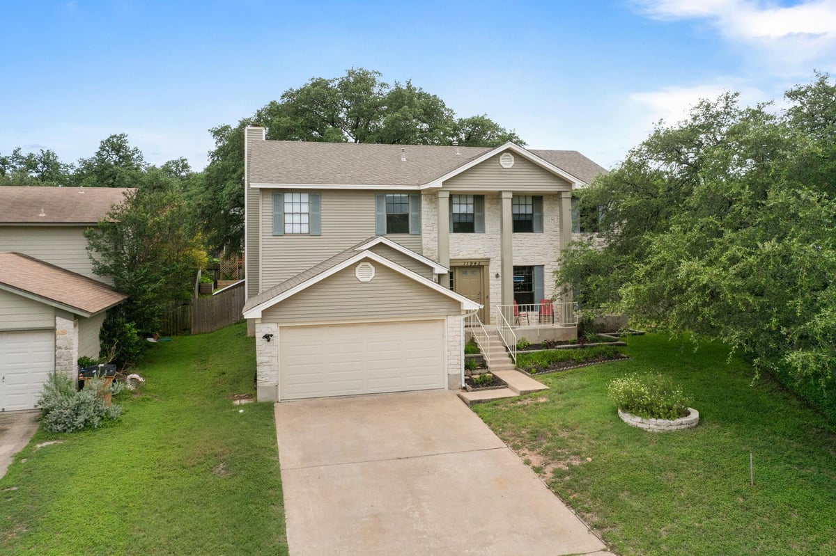 View 11942 Bittern HOLW in Gracywoods Sec 08 11942 Bittern HOLW - front exterior - Luxury home in Gracywoods Sec 08, Austin, TX