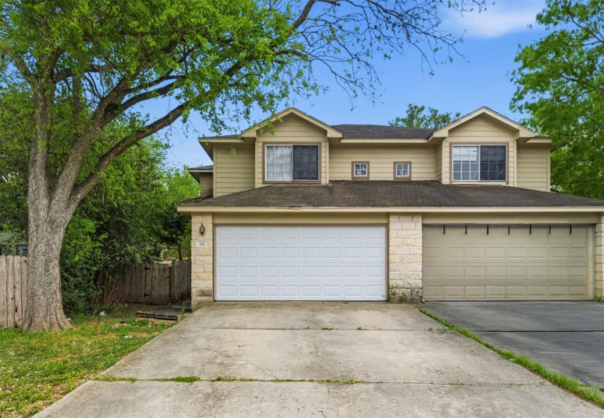 View 120-122 Cedargrove Unit #120-122 in Hughson Heights Sec 3-C 120-122 Cedargrove Unit #120-122 - front exterior - Luxury home in Hughson Heights Sec 3-C, San Marcos, TX