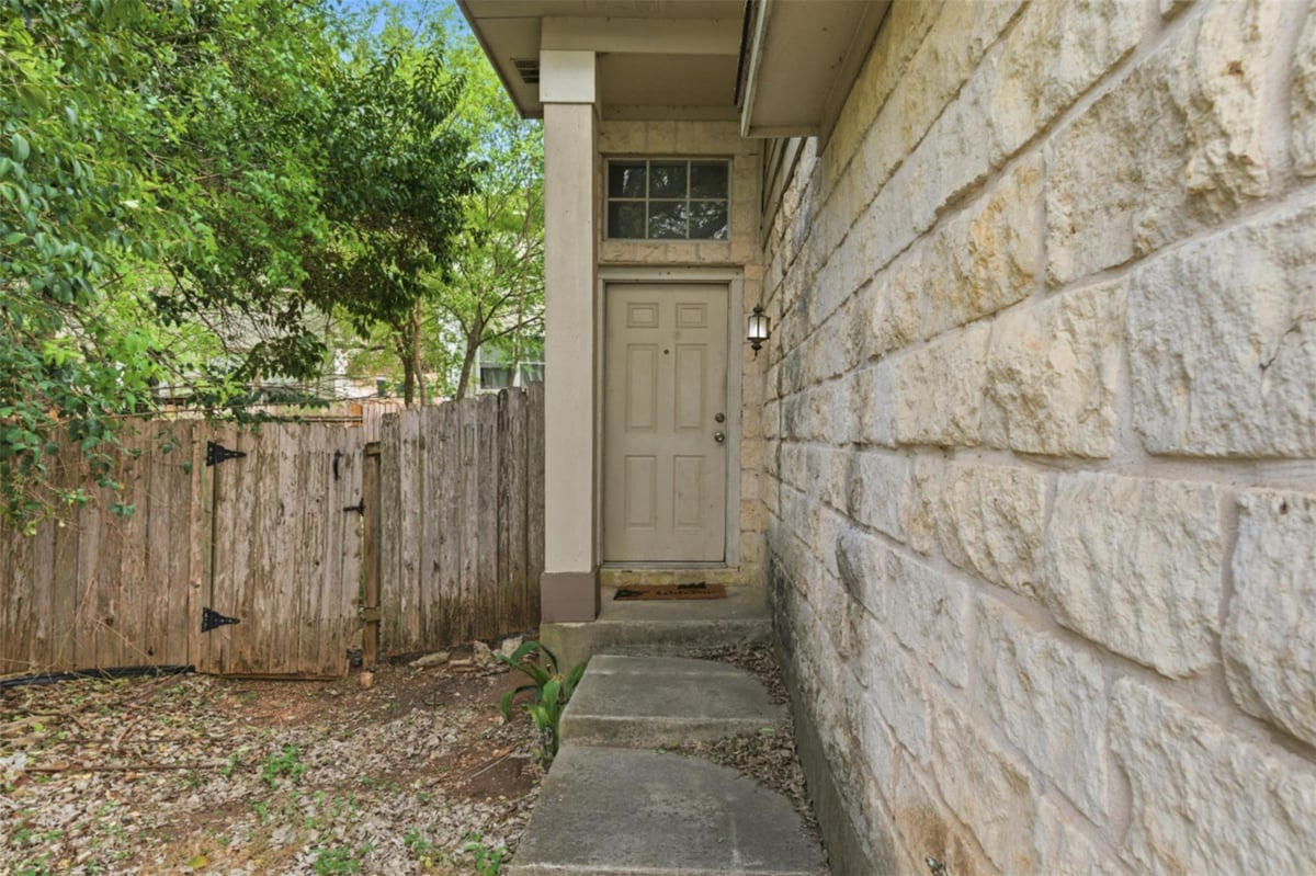 Living area at 120-122 Cedargrove Unit #120-122 - Hughson Heights Sec 3-C, San Marcos, TX