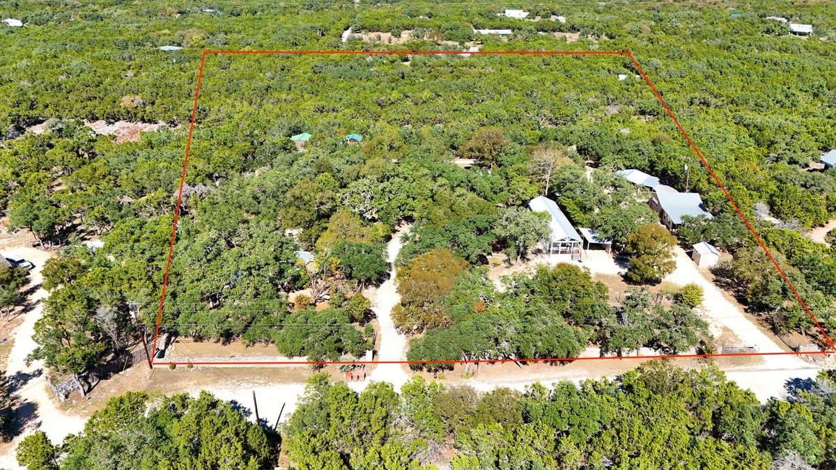 Living area at 120 Cedar Bend Rd - Burnett Ranch Sec 2, Wimberley, TX